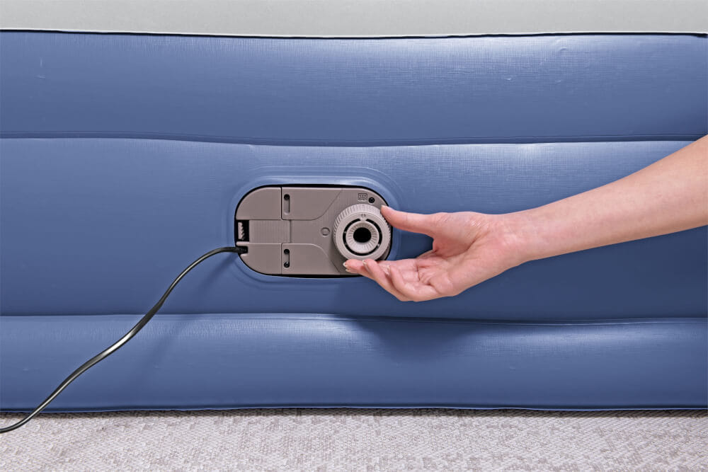 ที่นอนเป่าลม Bestway Tritech Air Mattress Queen Built-in AC Pump 2.03m x 1.52m x 46cm 